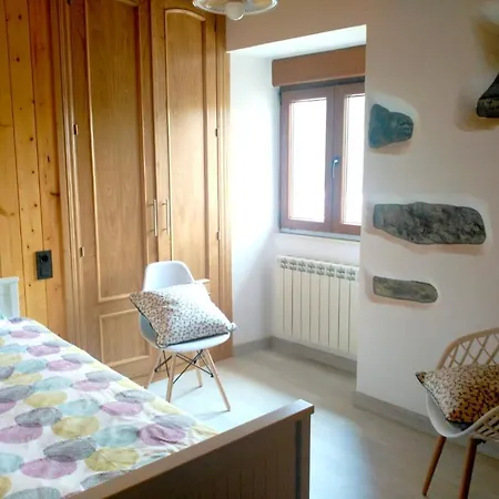 בית נופש House With 2 Bedrooms In Luarca With Wonderful Mountain View And Balcony 700 M From The Beach *