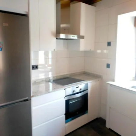 House With 2 Bedrooms In Luarca With Wonderful Mountain View And Balcony 700 M From The Beach *