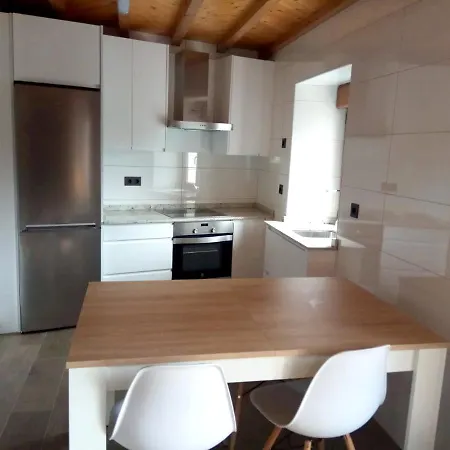 בית נופש House With 2 Bedrooms In Luarca With Wonderful Mountain View And Balcony 700 M From The Beach *